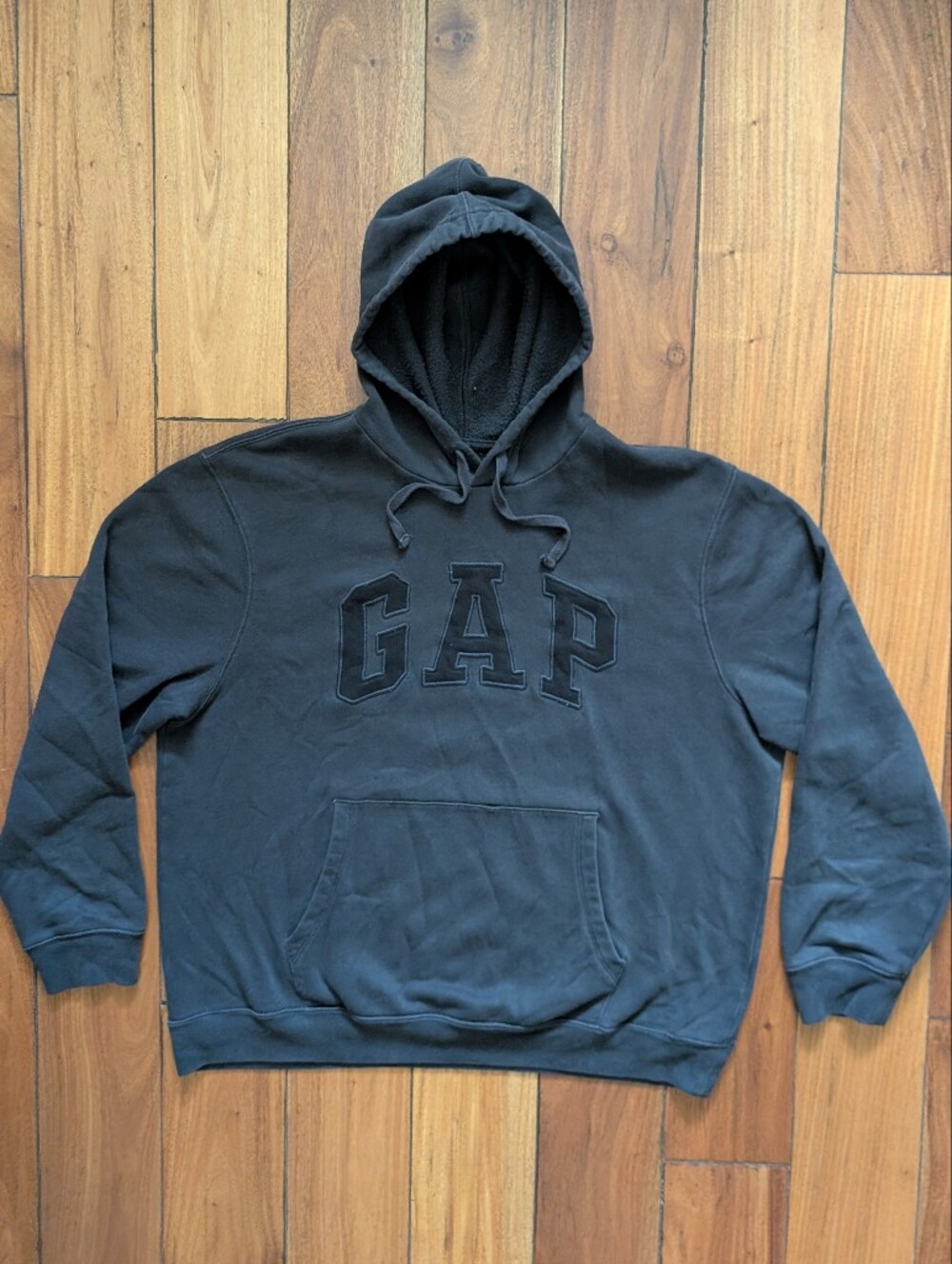 GAP Black Tonal Arc Logo Hoodie (XL)
